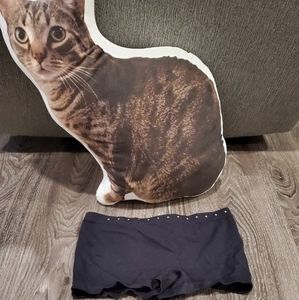 12/$30  👙  like new black booty short  ‼️Final Price‼️